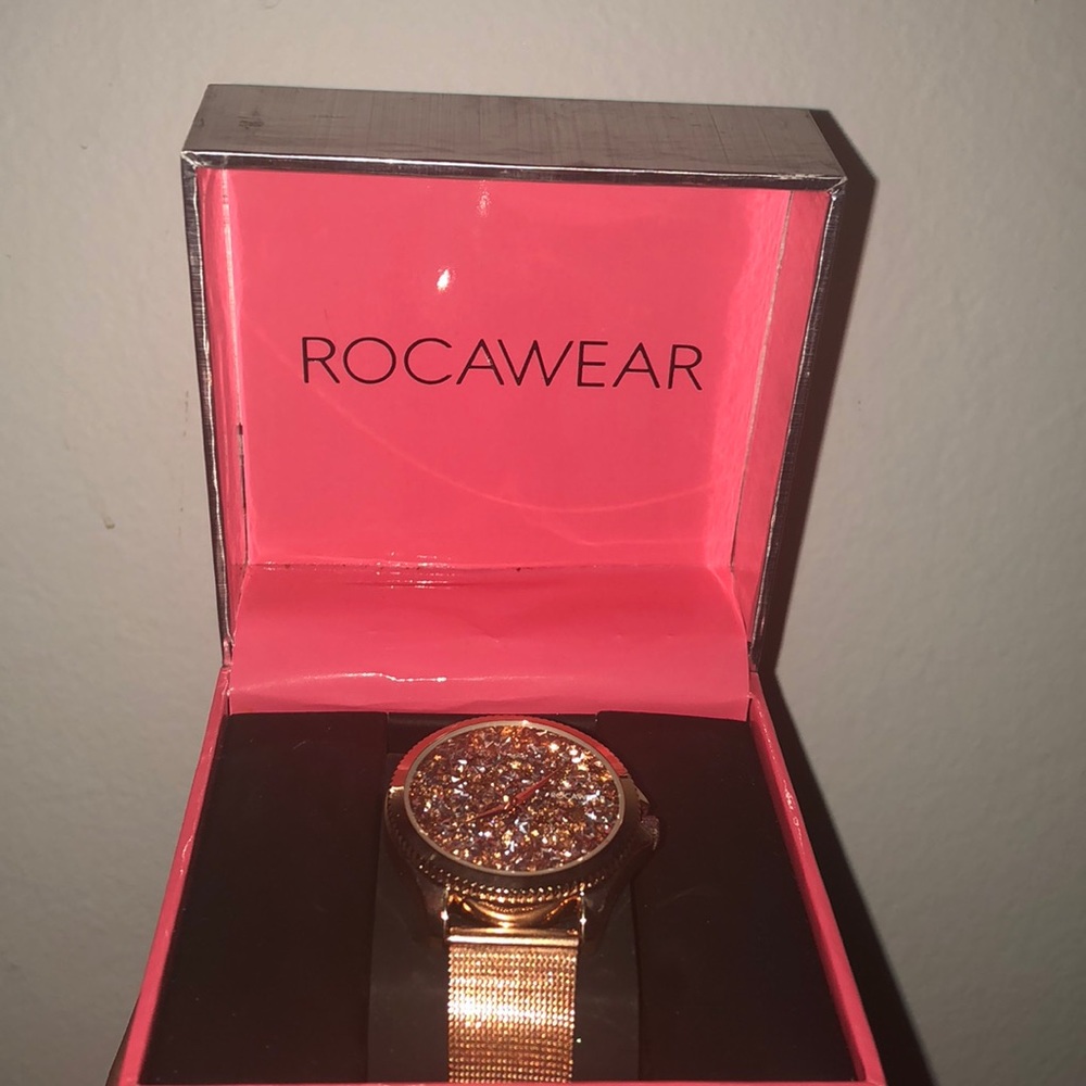 Watch - Picture 2 of 3